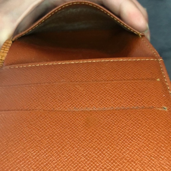 ❌SOLD❌ Louis Vuitton Epi Leather Elise compact wallet RARE bi-color Cipango gold - Picture 15 of 17